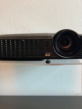 ViewSonic PJD5123 DLP Projector 3D Ready Home Theater Multimedia TESTED